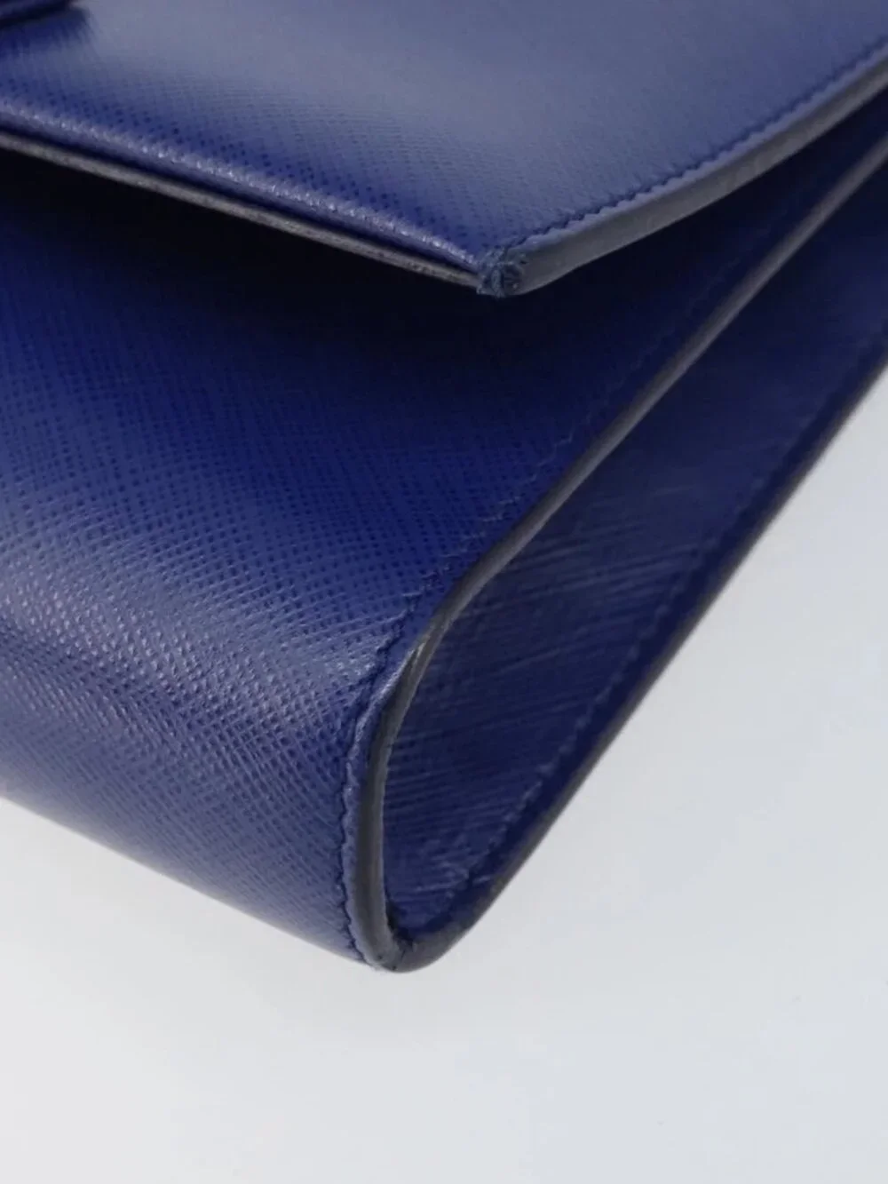 Salvatore Ferragamo Vala Chain Shoulder Bag Leather Blue Gold Auth 161081
